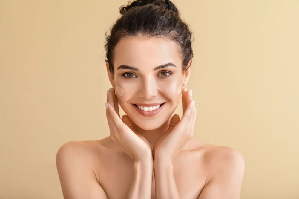 Fluidy do twarzy: Jak wybrać idealny do Twojej cery?