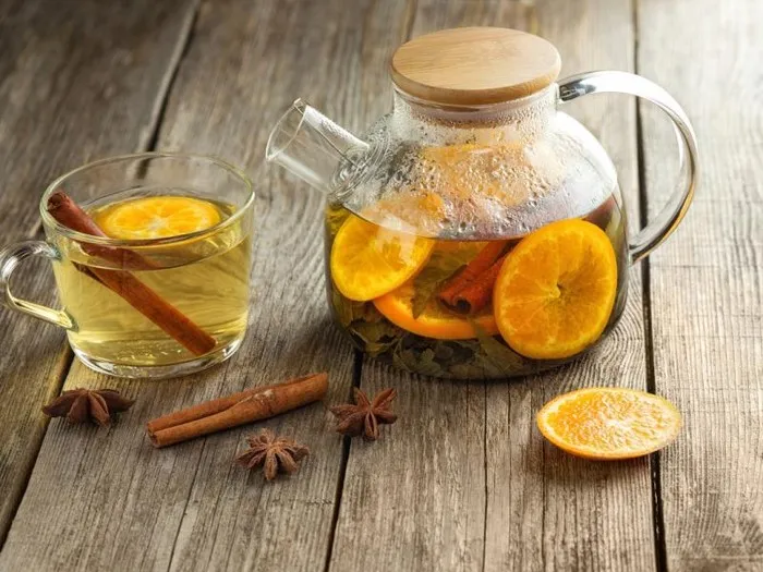 Napój spalający tłuszcz na noc – skuteczne przepisy i składniki