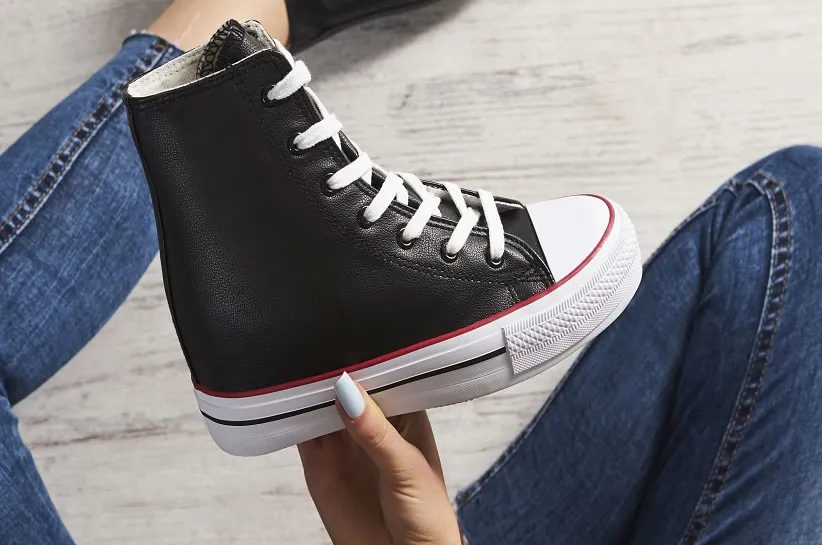 Co ubrać do Conversów: 10 stylizacji na każdą okazję