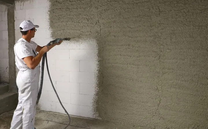 Jaki tynk cementowo-wapienny wybrać? Poznaj jego właściwości i zastosowanie