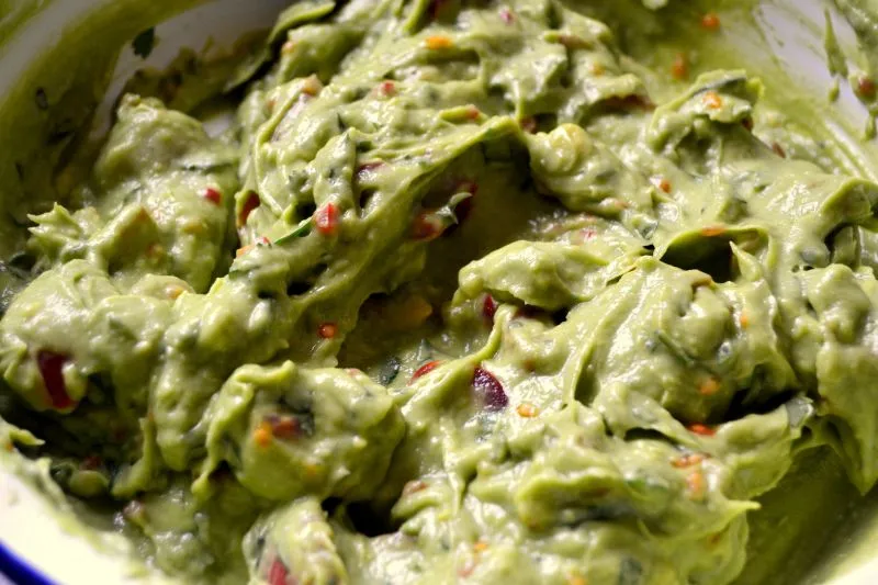 Pasta guacamole do czego? Odkryj zaskakujące połączenia smaków