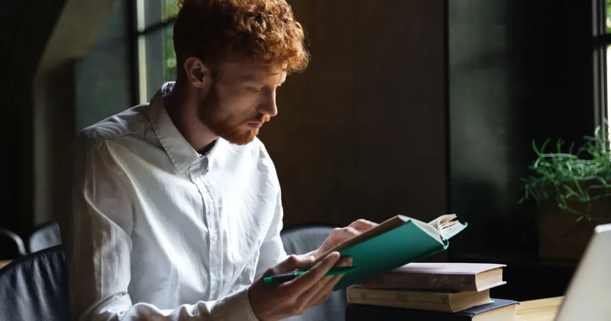 Jak napisać CV po szkole zawodowej, aby wyróżnić się w rekrutacji