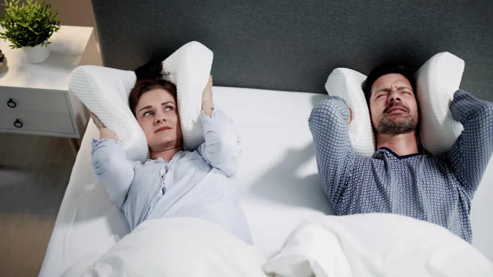 Jak skutecznie poradzić sobie z uciążliwym sąsiadem w bloku