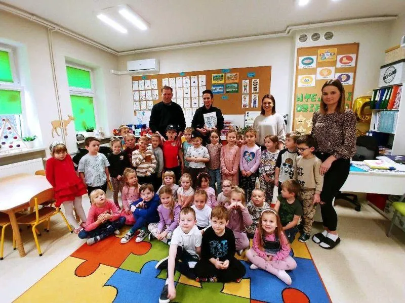 Ile opiekunek w przedszkolu? Poznaj przepisy i normy w Polsce Ile opiekunek w przedszkolu? Poznaj przepisy i normy w Polsce