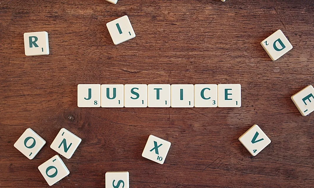 Ile zarabia radca prawny w Warszawie? Zaskakujące różnice w wynagrodzeniach