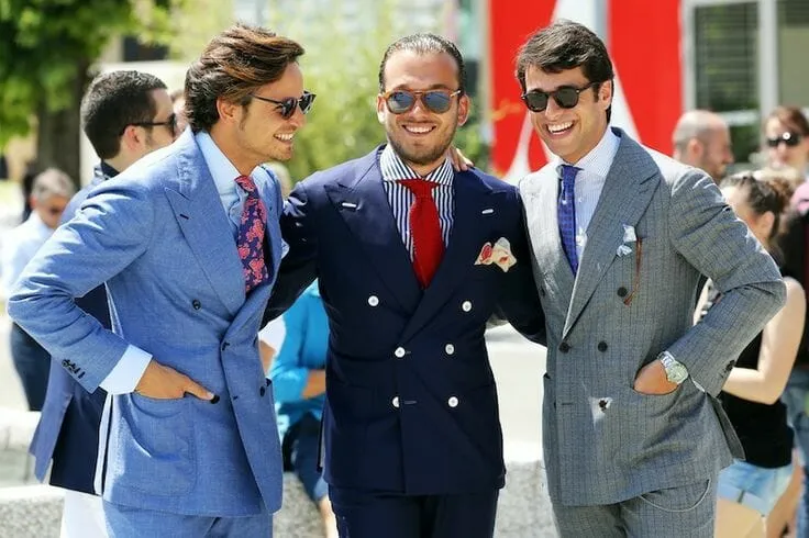 Czy zapinać ostatni guzik w koszuli? Oto, co musisz wiedzieć