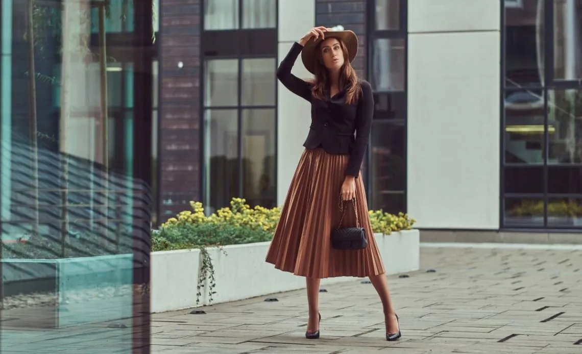 Jakie buty do plisowanej spódnicy? Poradnik krok po kroku