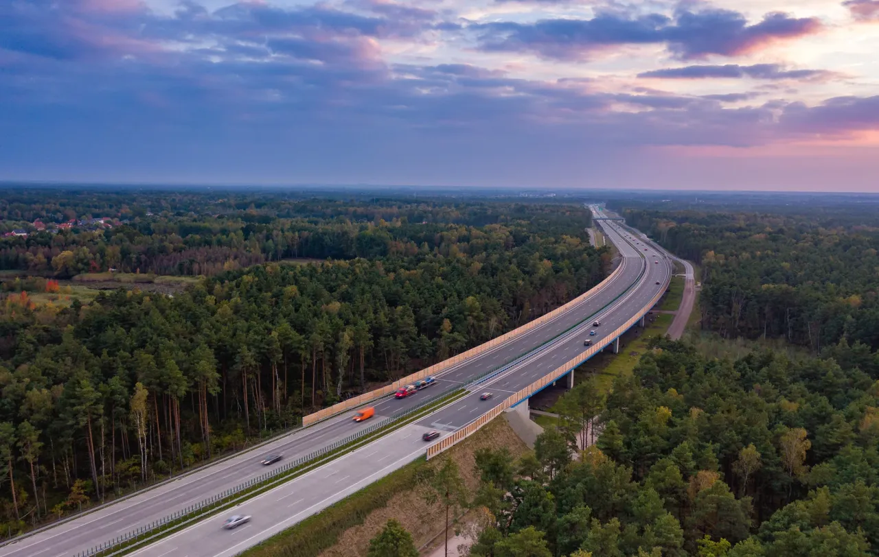 Czy na autostradzie można stracić prawo jazdy? Sprawdź, co grozi kierowcom