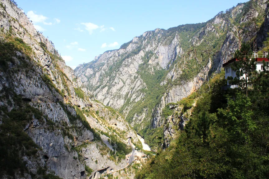 Najlepsza trasa do Czarnogóry: Wybierz idealną drogę!