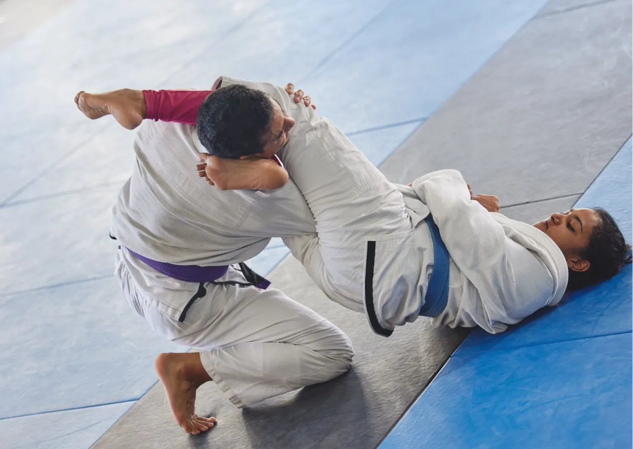 Jaka sztuka walki na ulicę? Przewodnik eksperta po skutecznej obronie