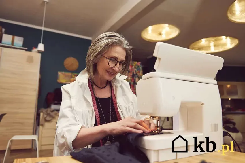 Ile kosztuje szycie spódnicy na miarę? Sprawdź ceny i czynniki