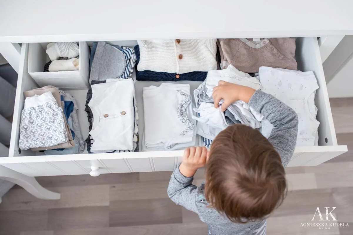 Organizacja komody niemowlęcej: Mniej stresu, więcej czasu!