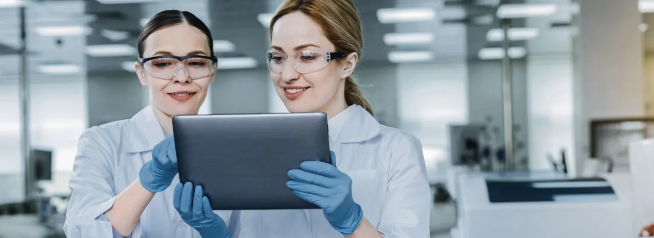 Fizyk: Kim jest, ile zarabia i czy to zawód dla Ciebie?