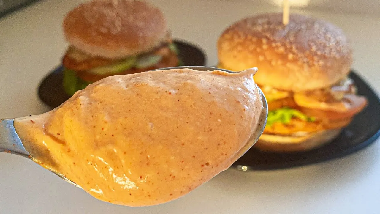 Idealny sos do hamburgera: Przepisy, które odmienią Twoje burgery