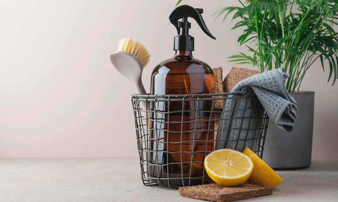 Skuteczne metody, jak odkamienić kran i uniknąć osadu z wody