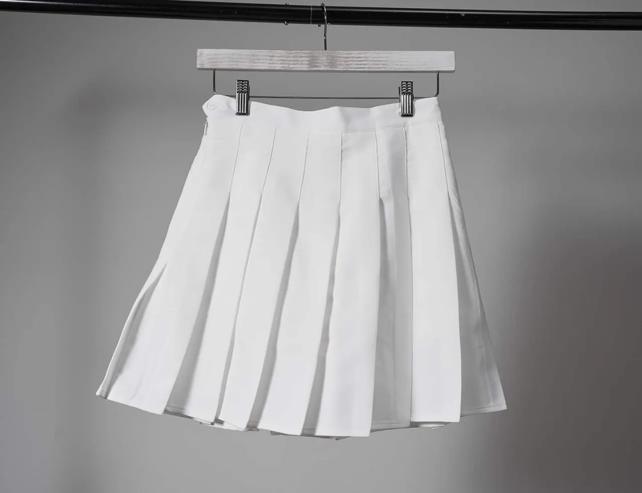 Jak prasować plisowaną spódnicę, aby uniknąć zagnieceń i uszkodzeń