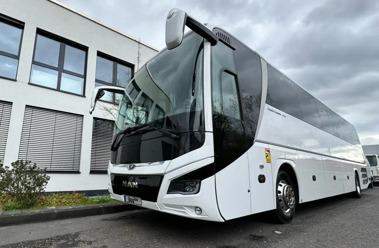 Skąd odjeżdża amazon bus w Wałbrzychu? Znajdź najlepszą trasę