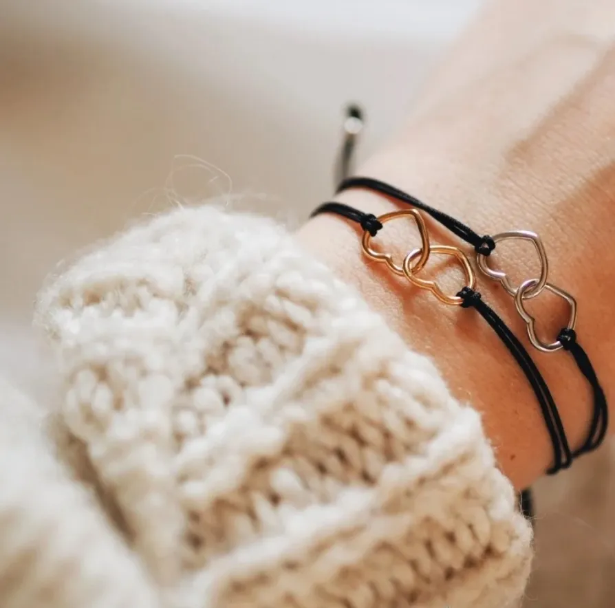 Jak zawiązać bransoletkę: proste sposoby na różne typy bransoletek