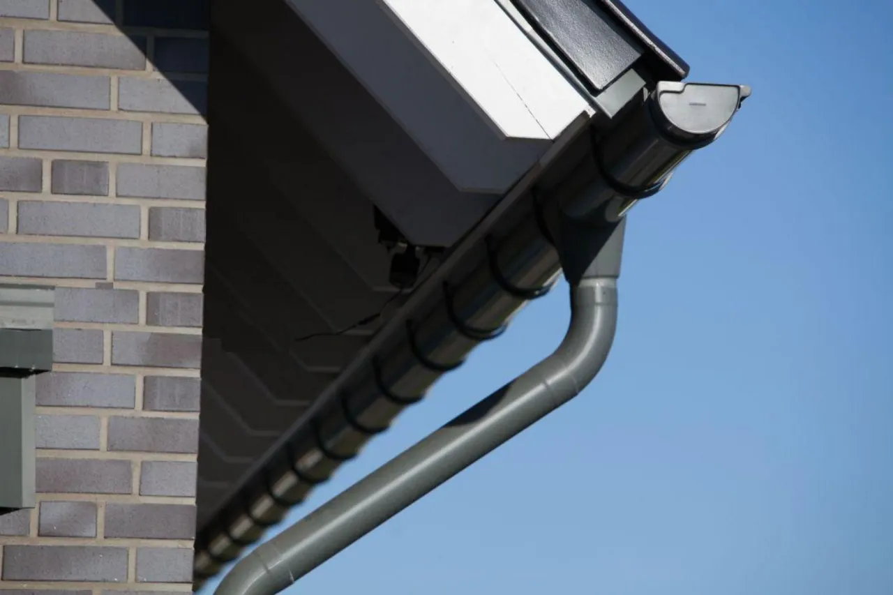 Rynny tytan-cynk - Koszty, trwałość i montaż. Czy warto?