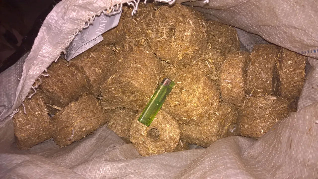 Jak się robi brykiet drzewny - proste kroki do własnej produkcji