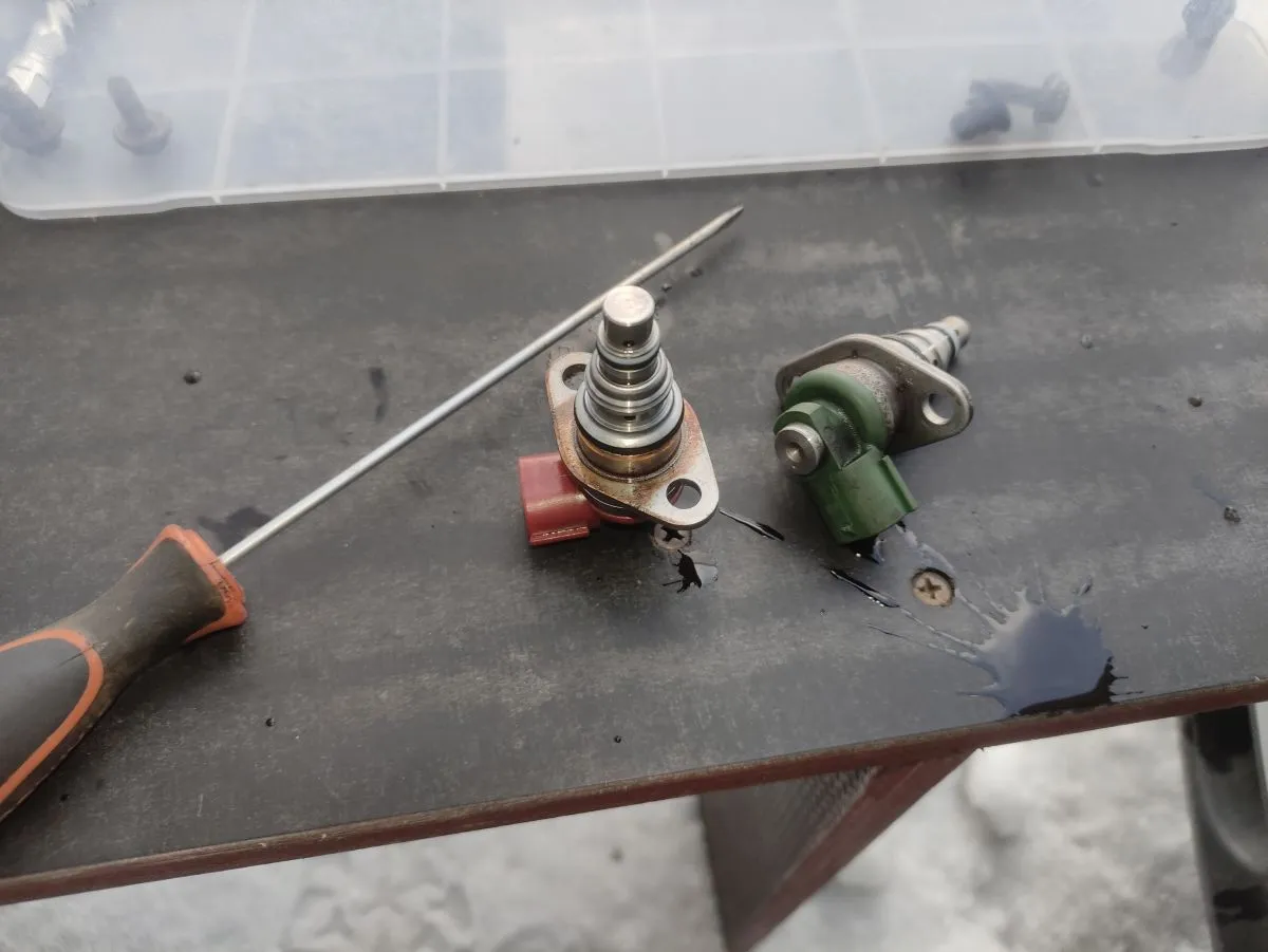 Gdzie znajduje się zawór SCV w samochodach Toyota? Lokalizacja i znaczenie tego kluczowego elementu