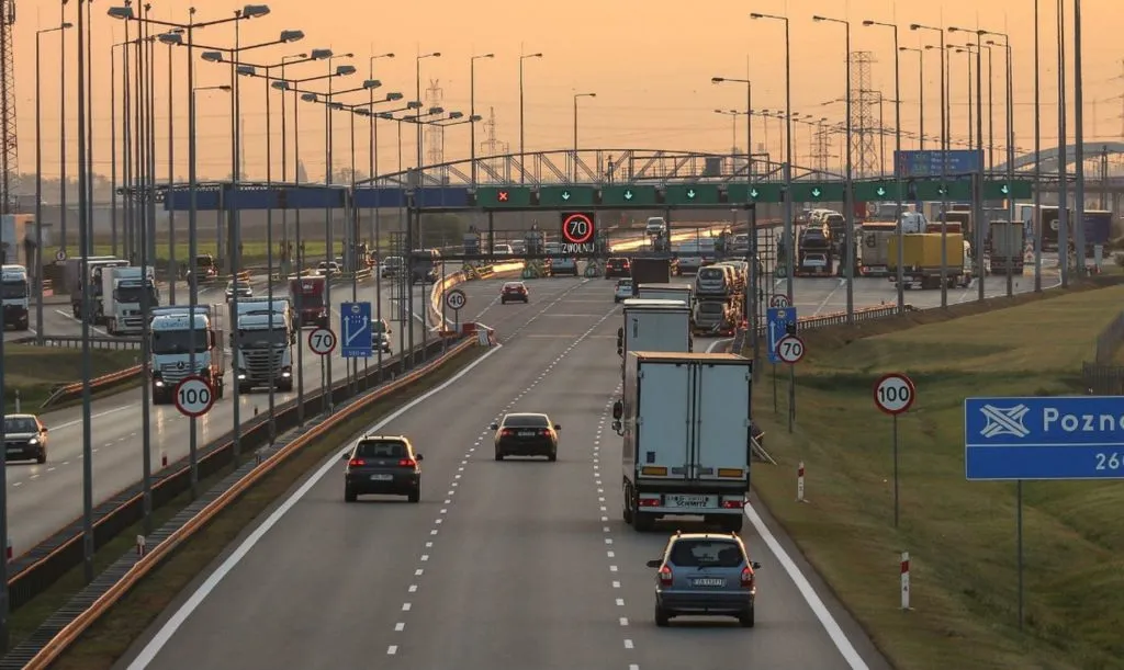 Czy można płacić kartą na autostradzie? Sprawdź, gdzie to możliwe