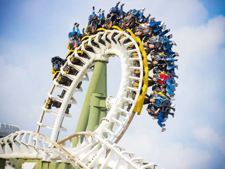 Heide Park Attraktionen: Ihr Guide für Nervenkitzel & Familienspaß