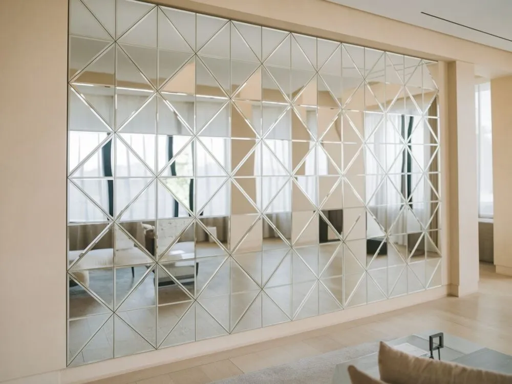 Jak wybrać lustro do salonu, aby uniknąć błędów w dekoracji