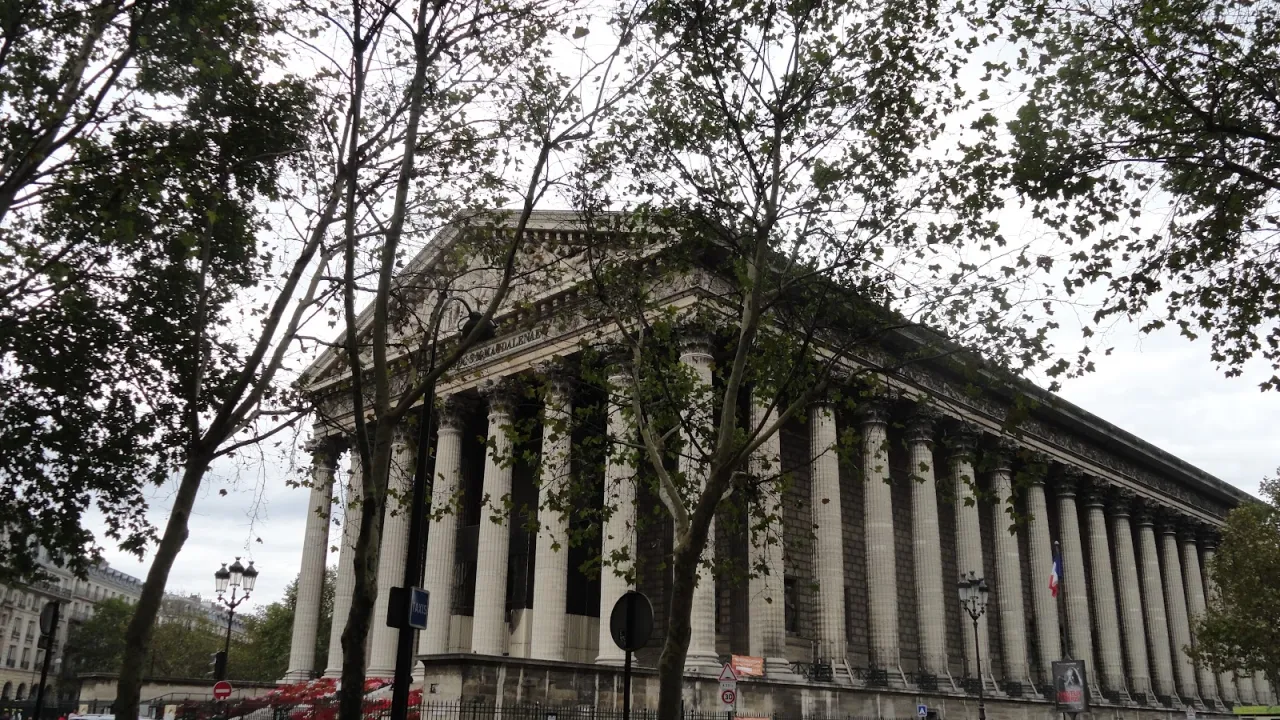 Kościół de la Madeleine: Historia, Architektura i Polskie Ślady