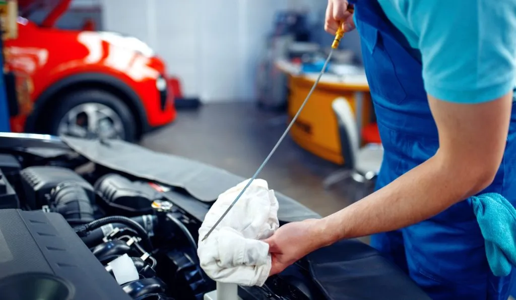 Motoröl selber wechseln: Günstig, einfach & sicher Anleitung