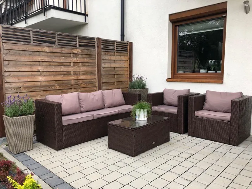 Jak zamontować płot lamelowy na balkonie - uniknij błędów i oszczędzaj