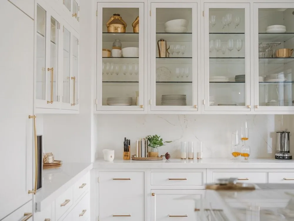 Uchwyty do białych mebli kuchennych: Jak wybrać idealne?