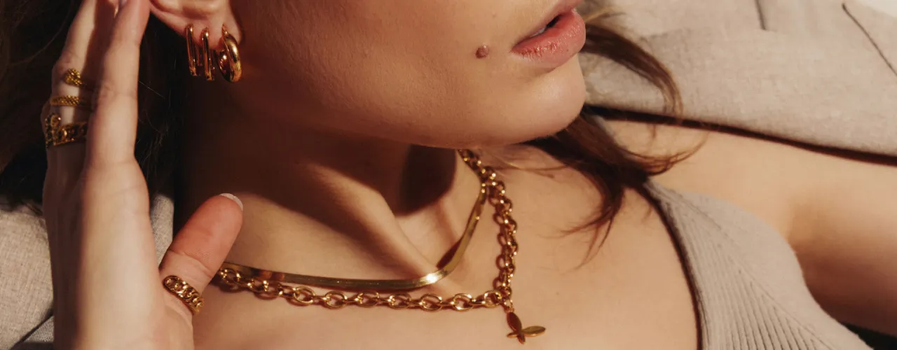 Biżuteria na co dzień – jak wybrać eleganckie i uniwersalne dodatki