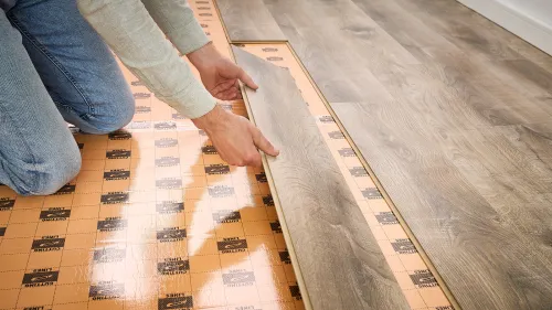 Jak zamontować panele podłogowe - uniknij najczęstszych błędów