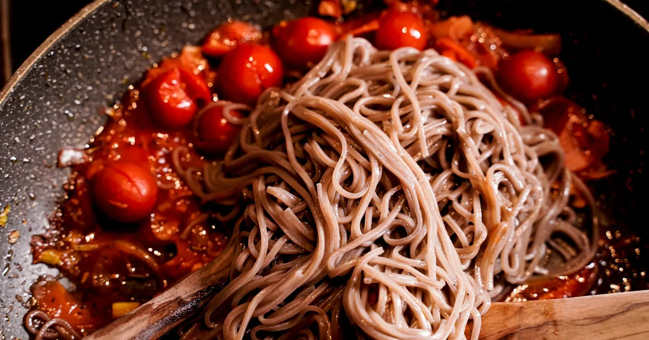 Czy makaron razowy jest dietetyczny? Wszystko o jego wpływie na odchudzanie i zdrowie