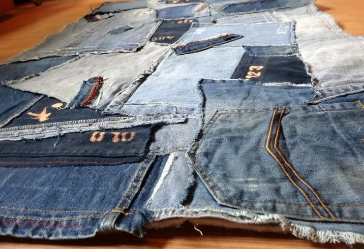 Jak zrobić dywan z jeansów – praktyczne wskazówki i inspiracje do upcyklingu