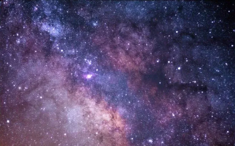 Zaskakująca prawda o tym, jaki kolor ma kosmos - naukowcy wyjaśniają