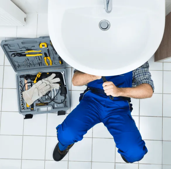 Jakie studia dla hydraulika? Kluczowe opcje edukacyjne i umiejętności