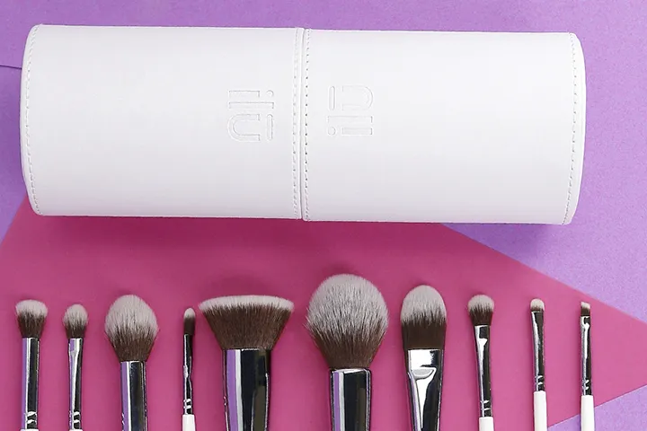 Jak przechowywać pędzle do makijażu, aby uniknąć zniszczenia i brudu