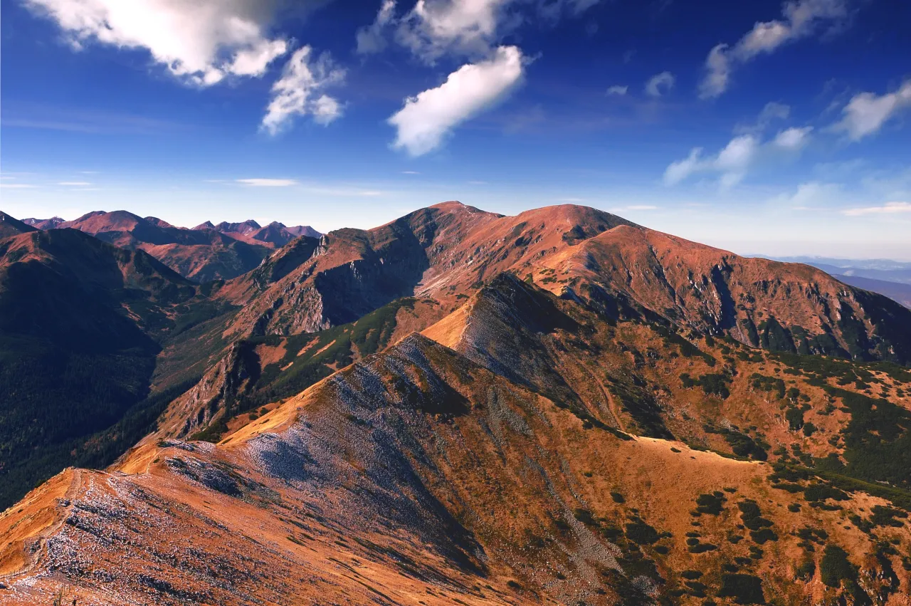 Czerwone Wierchy w Tatrach: piękno gór i trasy, które musisz poznać