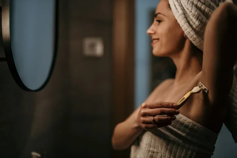 Co ile golić pachy, aby uniknąć podrażnień i uzyskać gładkość?