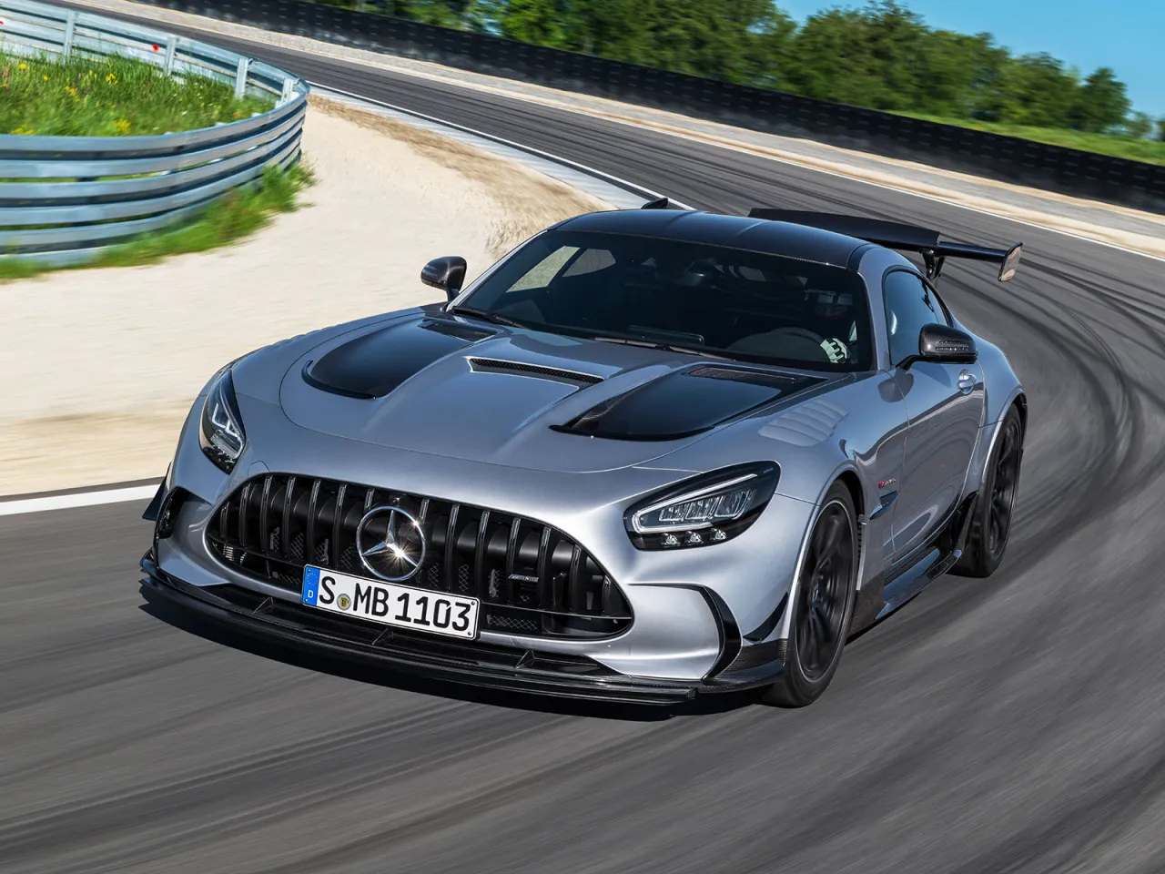 Mercedes-AMG GT Black Series: osiągi, cena i porównanie z innymi modelami AMG GT