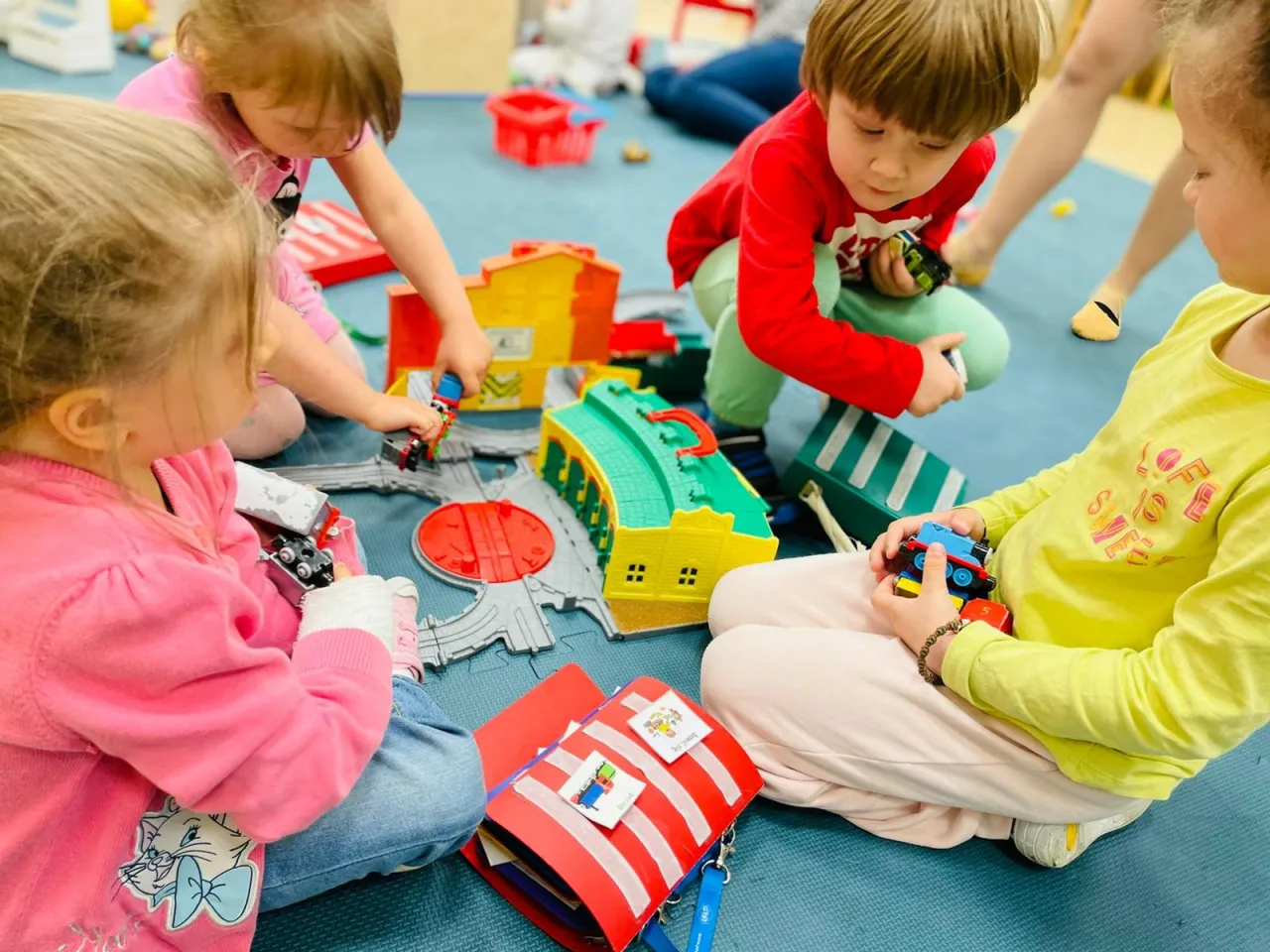 Grupy integracyjne w przedszkolu: Jak wspierać rozwój każdego dziecka?