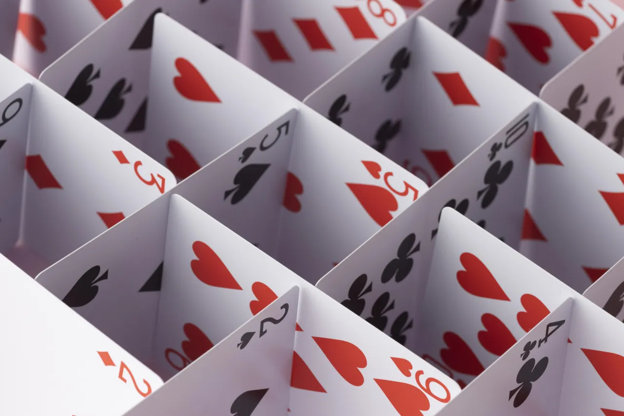 Czerwień i czerń, czyli duchowa symbolika kolorów kart