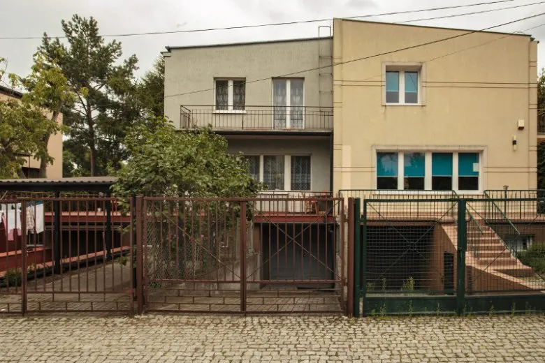 Gdzie mieszka Kaczyński? Adres i szczegóły domu prezesa PiS