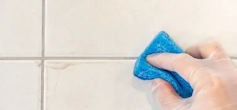 Jak położyć fugę na podłodze bez błędów i z trwałym efektem