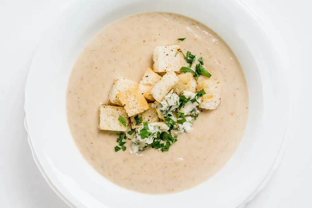 Jak zrobić zupę krem z pieczarek, która zachwyci Twoich gości