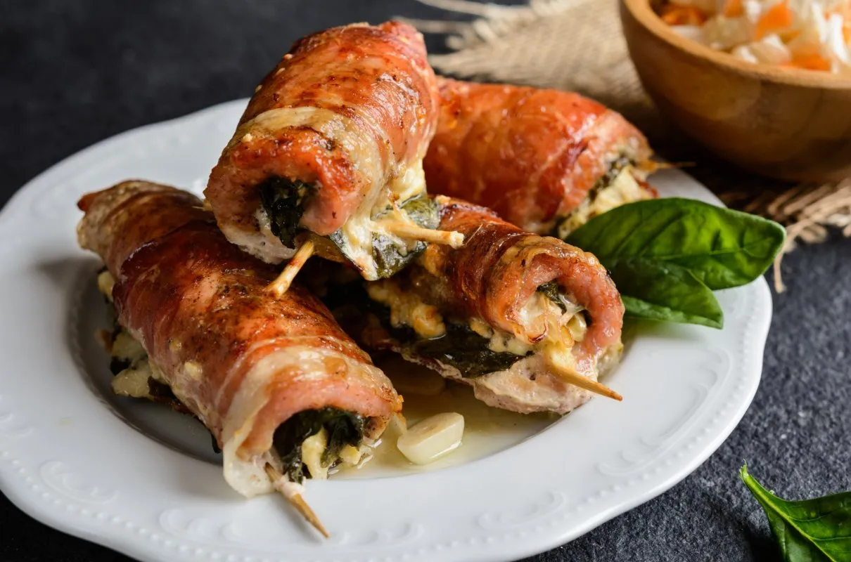 Ile piec roladki ze schabu, aby były soczyste i pyszne?