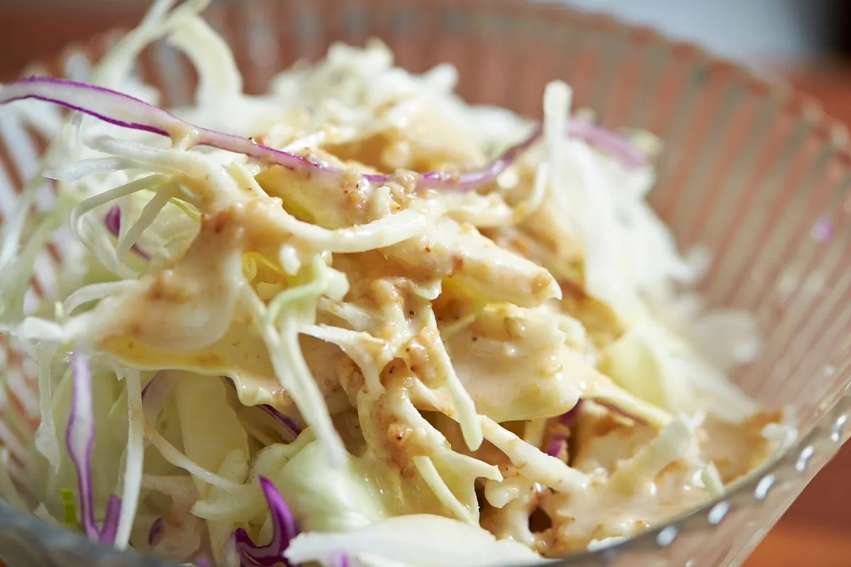 Jak zrobić sałatkę kebabową - prosta receptura na pyszne danie