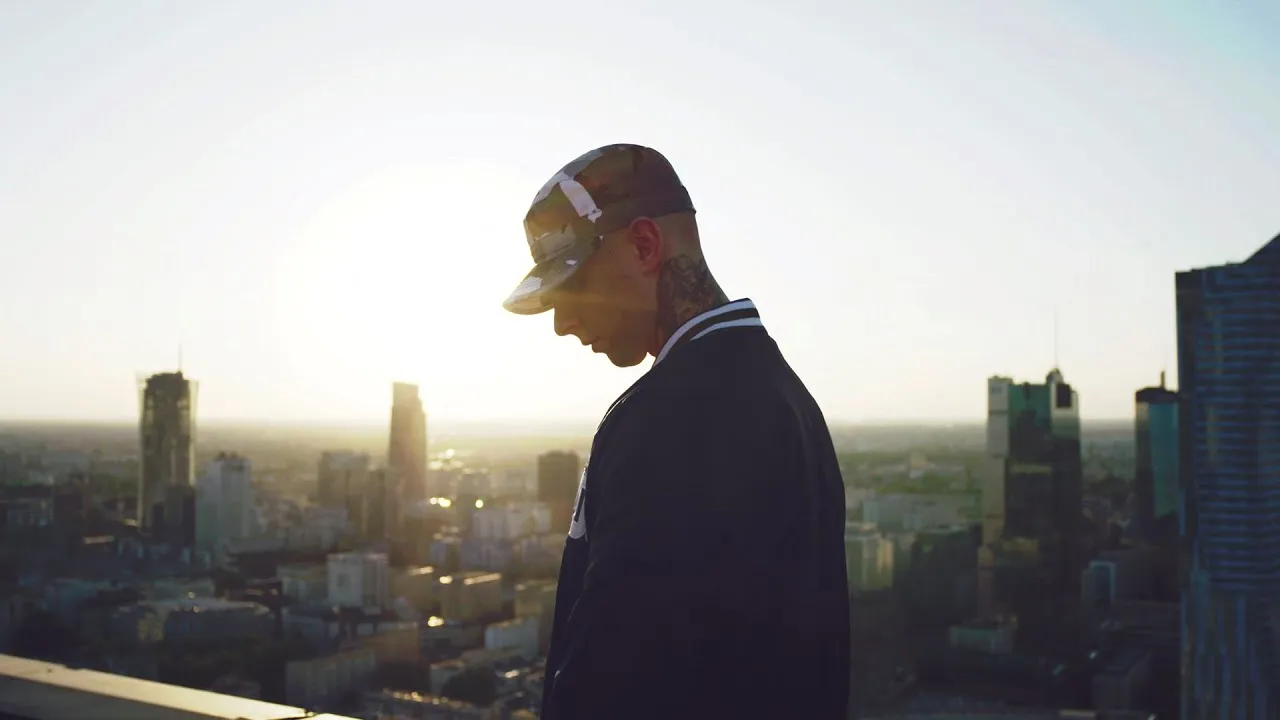 Tekst piosenki Kaen Kim jestem - odkryj emocje i znaczenie